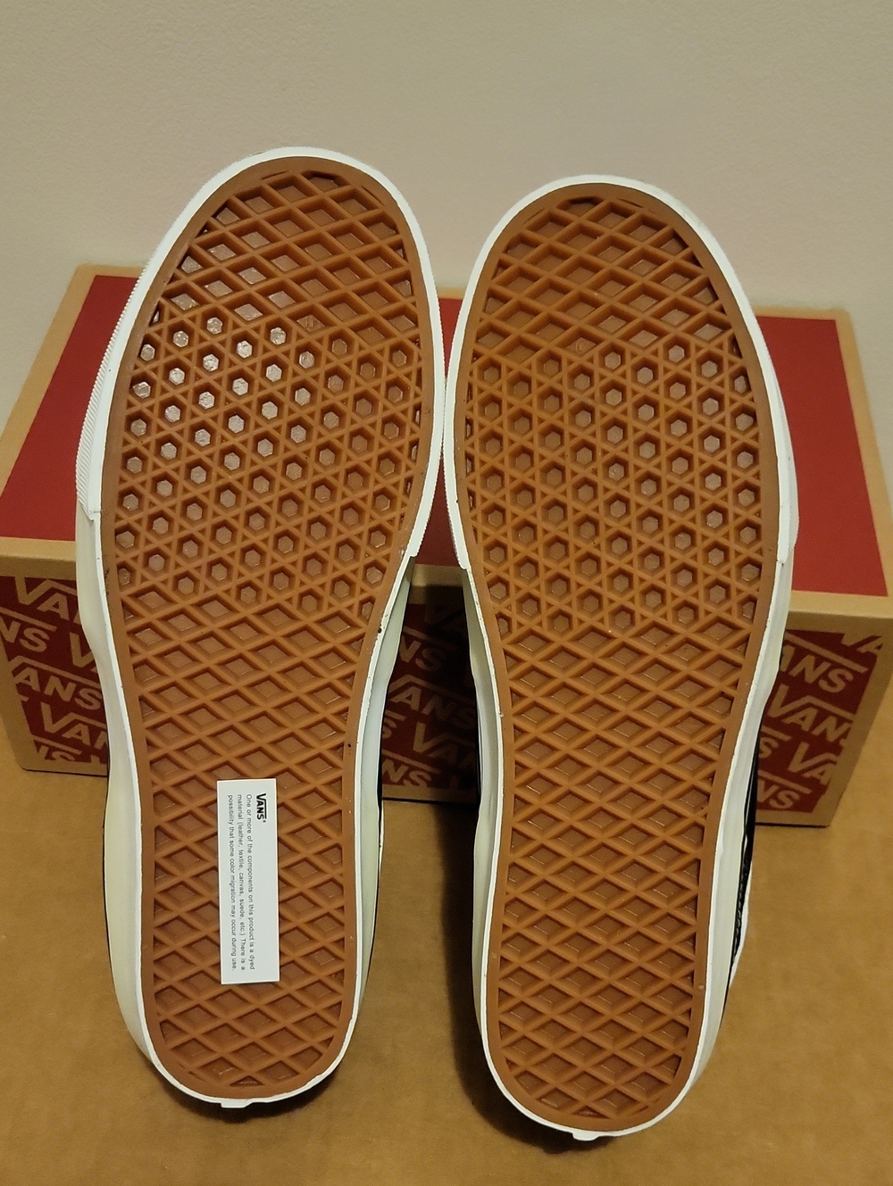 New In Box: Men's VANS Brooklyn Ls Black and White - Picture 6 of 12
